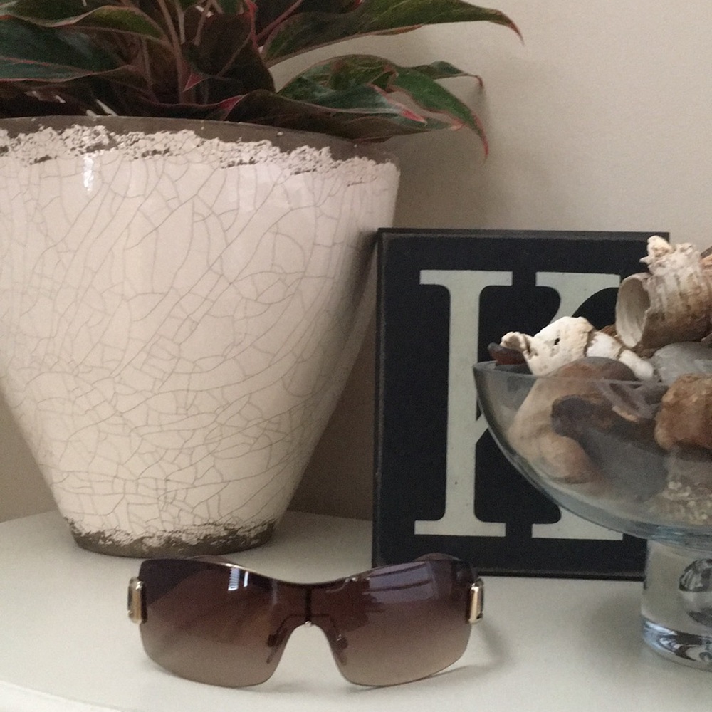 New Burberry wrap around sunglasses